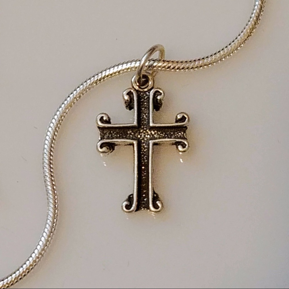 🆕 Small Sterling Silver Gothic Cross Pendant